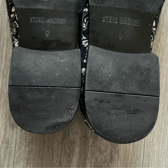 Like New Steve Madden Black and Silver Patterned Loafers + Shoe Shapers